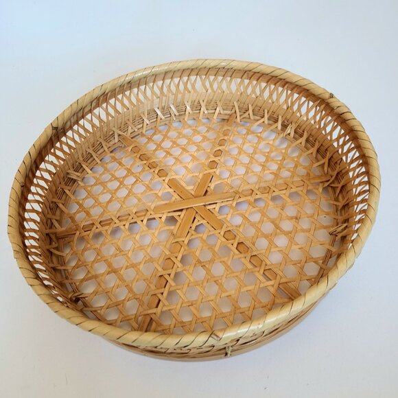 Large round wicker basket. - Picture 4 of 6